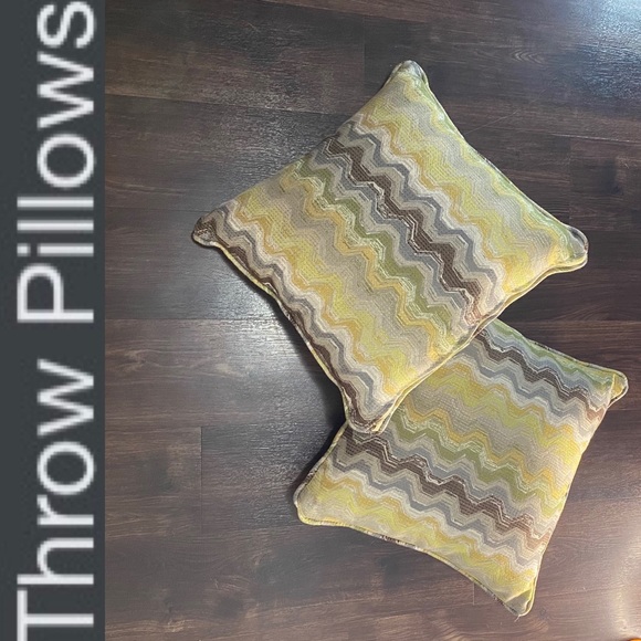 2 Great Textured 16 x 16 Accent Trow Pillows - Picture 2 of 10